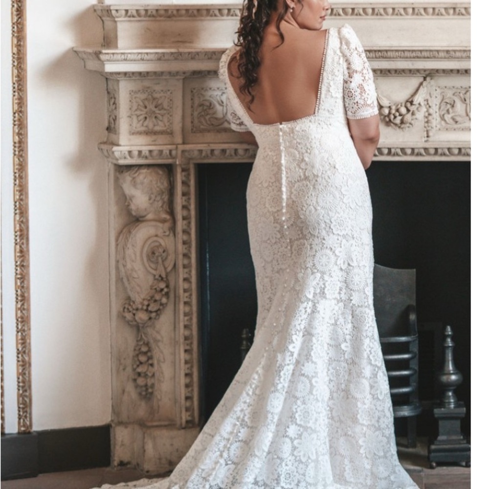 Allure Bridals White Lace Wedding Dress